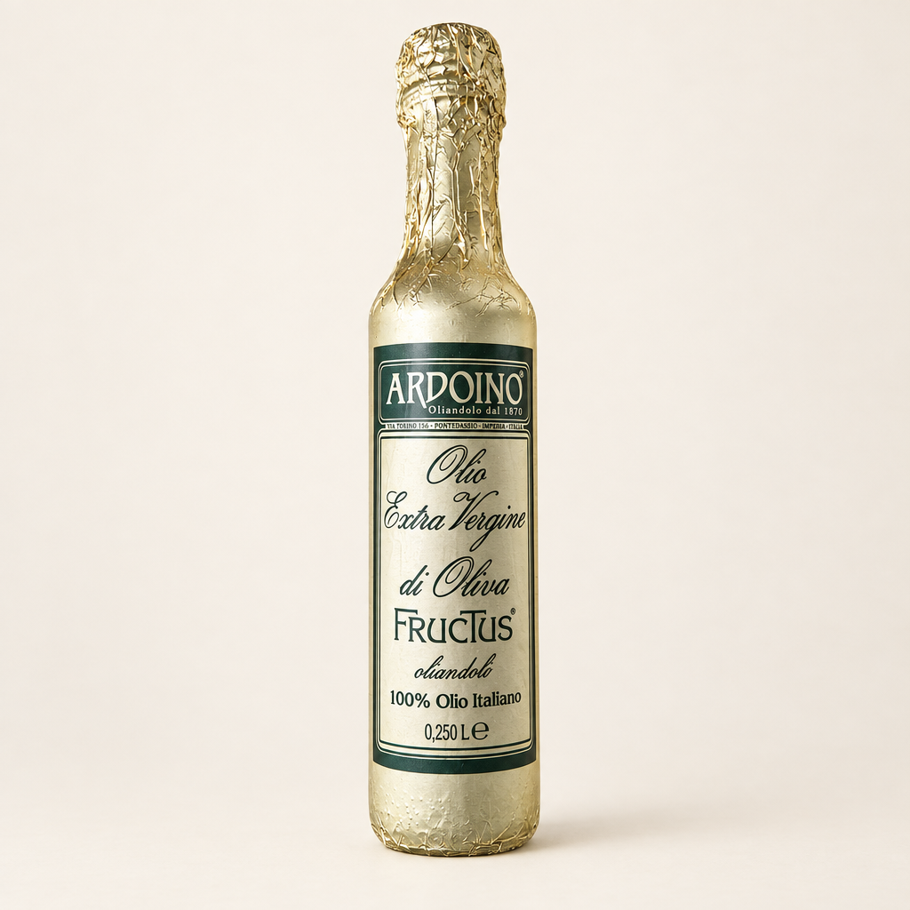 Ardoino Fructus extra vergine olijfolie in de originele fles van 250 ml op een lichte achtergrond